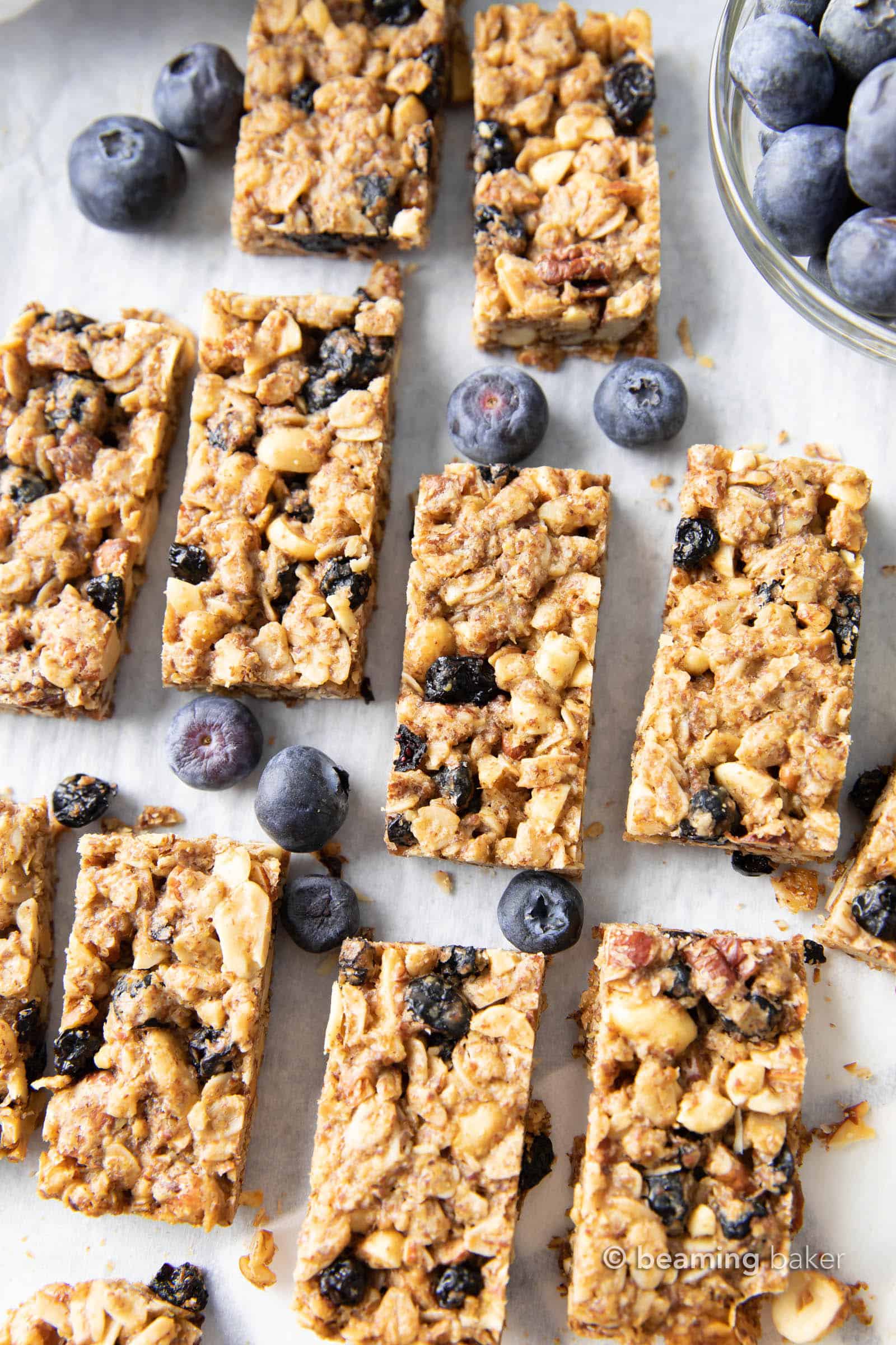 Blueberry Granola Bars (GF): this healthy homemade granola bars recipe is chewy, nutrient-rich & EASY to make! Plant-Based, Refined Sugar-Free, Vegan. #GranolaBars #Blueberry #Healthy #GlutenFree | Recipe at BeamingBaker.com