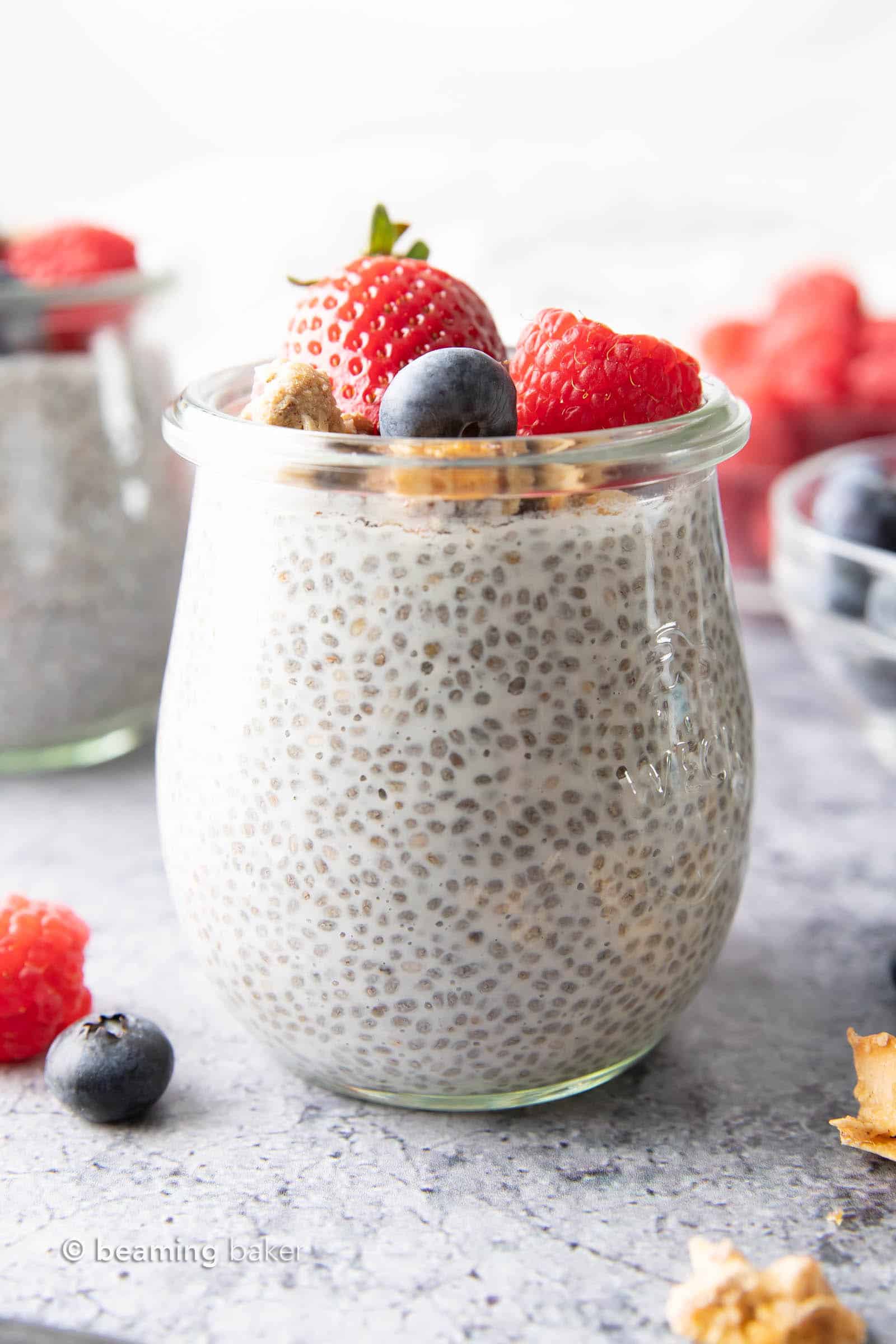 Keto Chia Pudding: this delicious & creamy keto chia pudding recipe needs only 4 ingredients! Just 4 net carbs per serving. Low Carb. #Keto #LowCarb #ChiaPudding #KetoDesserts #ChiaSeeds | Recipe at BeamingBaker.com