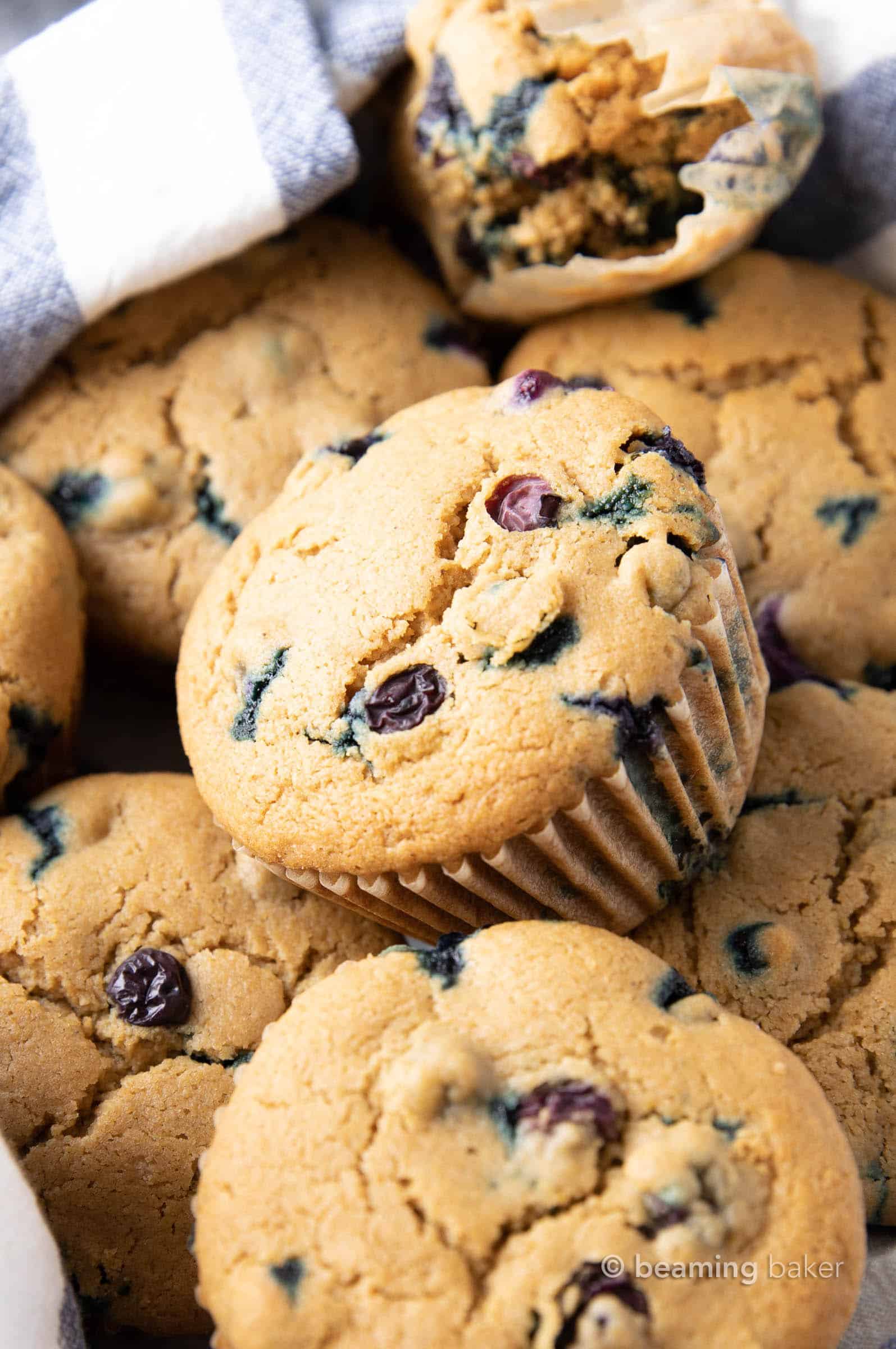 Easy Healthy Muffin Recipes (V, GF): the best healthy muffin recipes, including healthy blueberry muffins, healthy banana muffins, healthy pumpkin muffins and more! Healthy, Vegan, Gluten Free. #Muffins #Healthy #HealthyBreakfast #Vegan #GlutenFree | Recipes at BeamingBaker.com