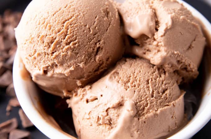 Chocolate Keto Ice Cream Recipe: this decadent chocolate keto ice cream recipe yields rich ‘n creamy homemade keto ice cream. Just 1 net carb for delicious keto ice cream! #Keto #KetoIceCream #LowCarb #Chocolate | Recipe at BeamingBaker.com