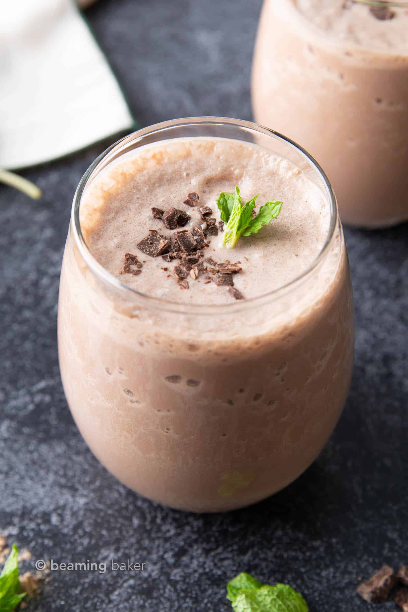 Mint Chocolate Protein Shake: an easy, 6 ingredient recipe for a refreshing High-Protein shake! Plant-based, 23g grams of protein per serving. #HighProtein #Shake #Mint #Chocolate | Recipe at BeamingBaker.com