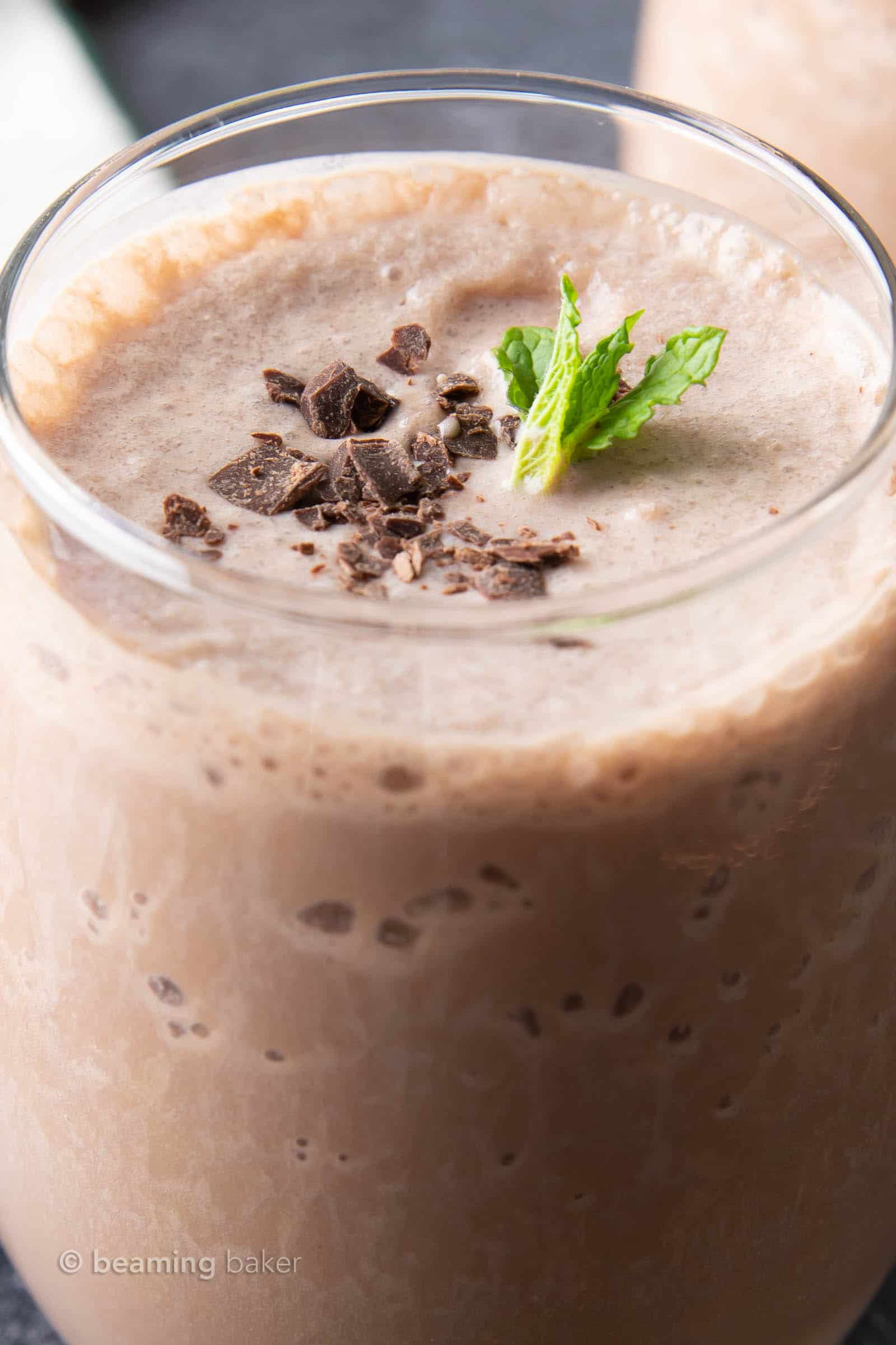 Mint Chocolate Protein Shake: an easy, 6 ingredient recipe for a refreshing High-Protein shake! Plant-based, 23g grams of protein per serving. #HighProtein #Shake #Mint #Chocolate | Recipe at BeamingBaker.com