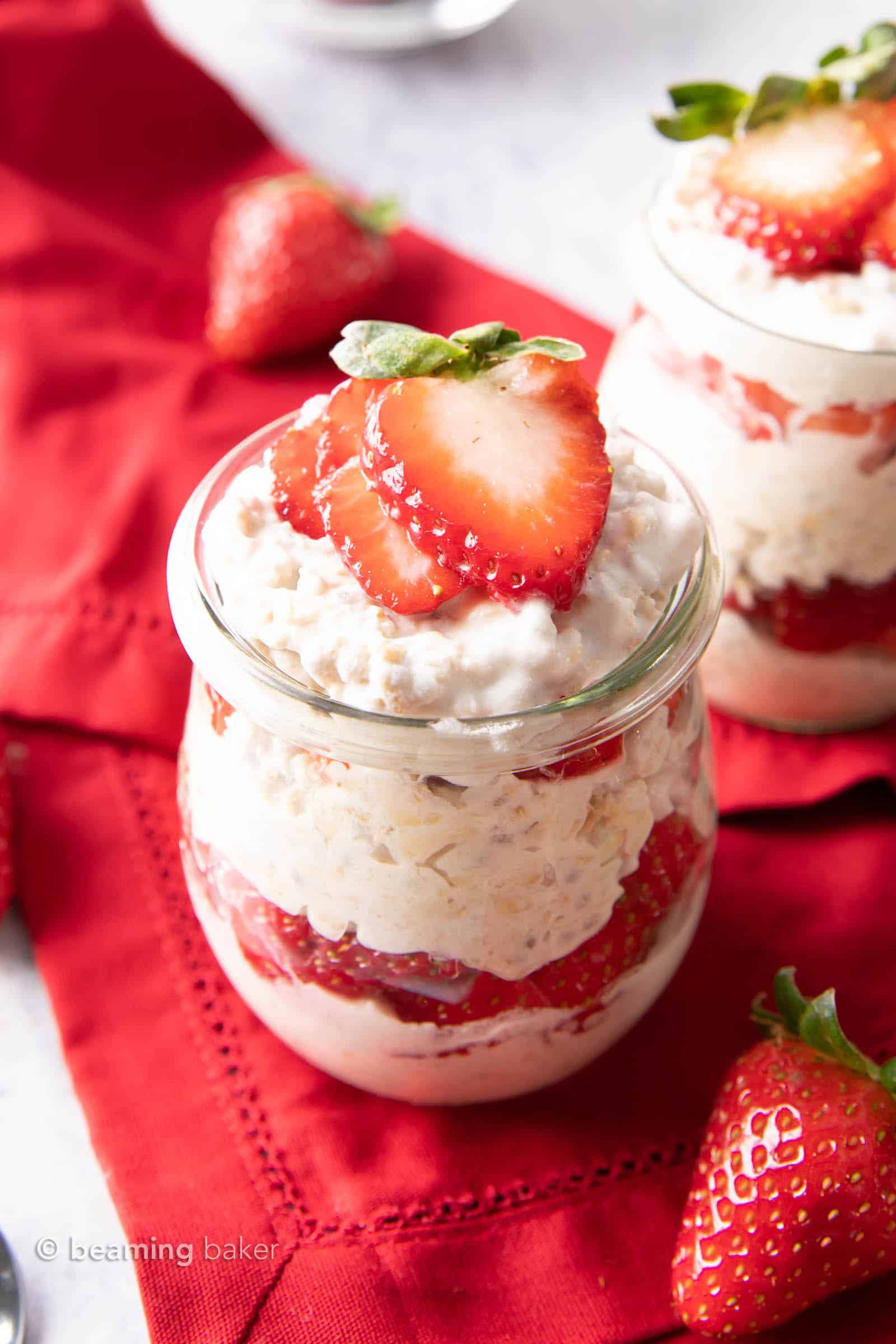 Strawberry Overnight Oats Recipe (Vegan): make easy vegan overnight oats that are thick & creamy! Simple ingredients for an easy, healthy breakfast! #Vegan #OvernightOats #OvernightOatmeal #Breakfast #Vegan | Recipe at BeamingBaker.com