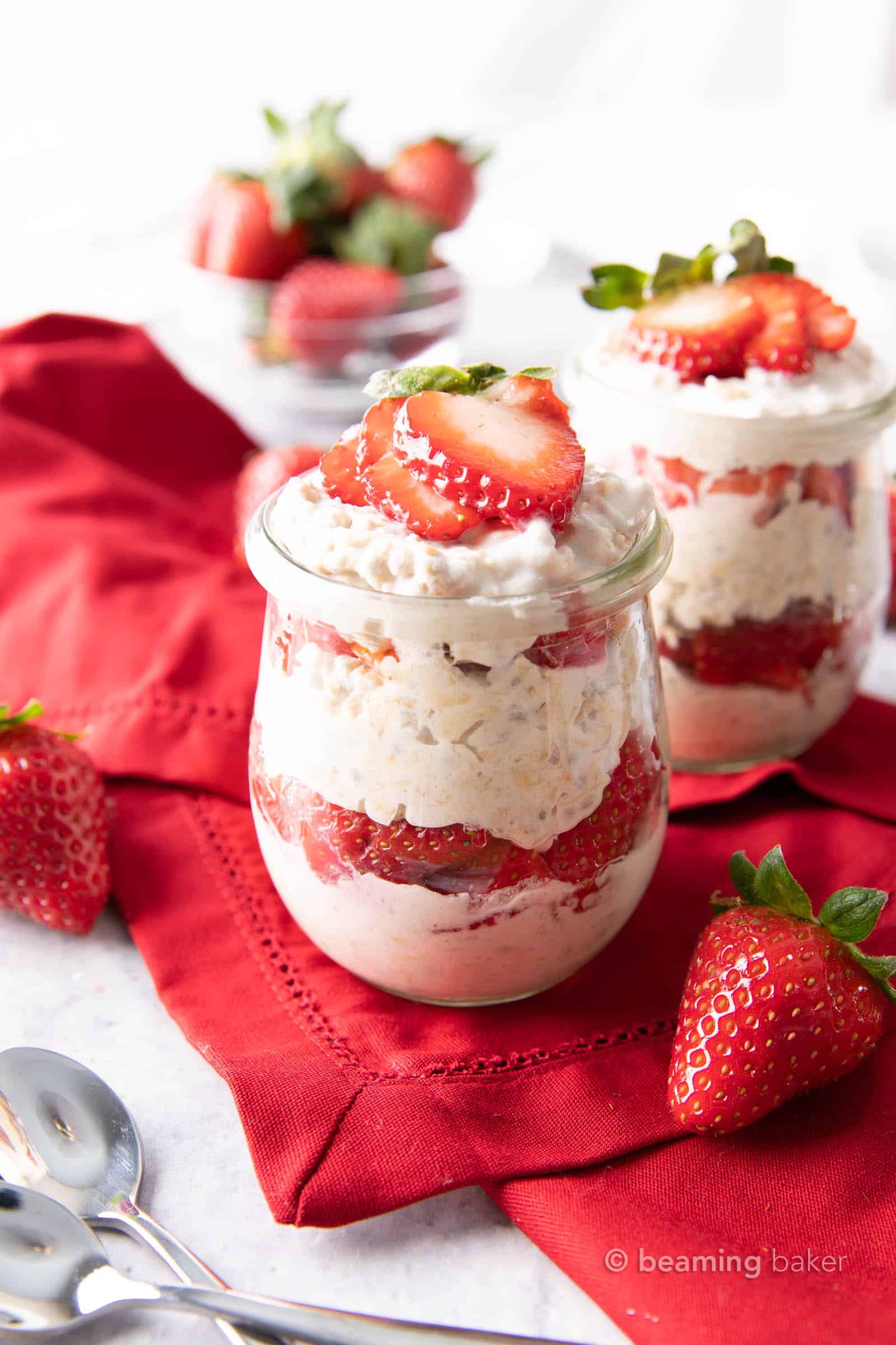 Strawberry Overnight Oats Recipe (Vegan): make easy vegan overnight oats that are thick & creamy! Simple ingredients for an easy, healthy breakfast! #Vegan #OvernightOats #OvernightOatmeal #Breakfast #Vegan | Recipe at BeamingBaker.com