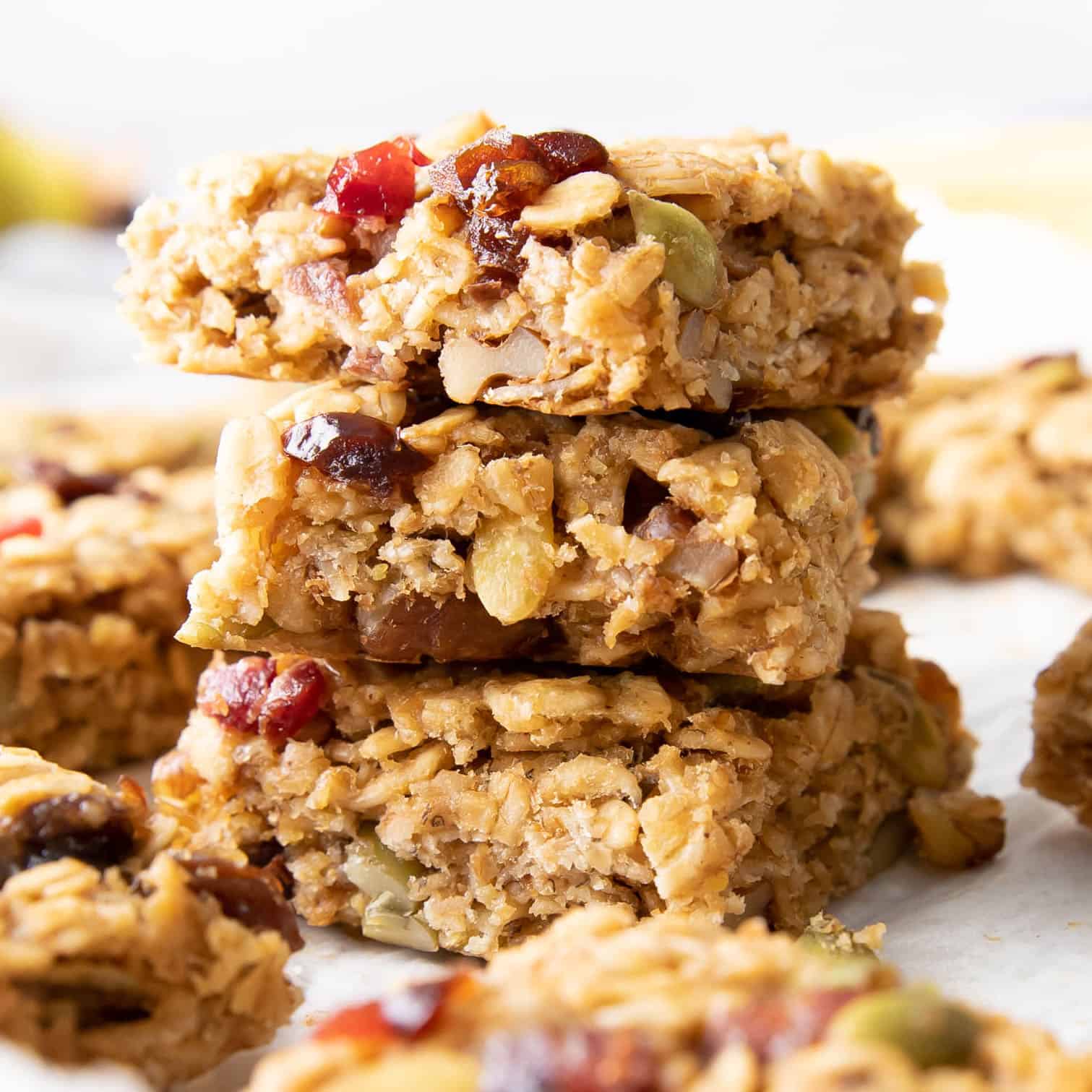 Healthy breakfast bars recipe featured image