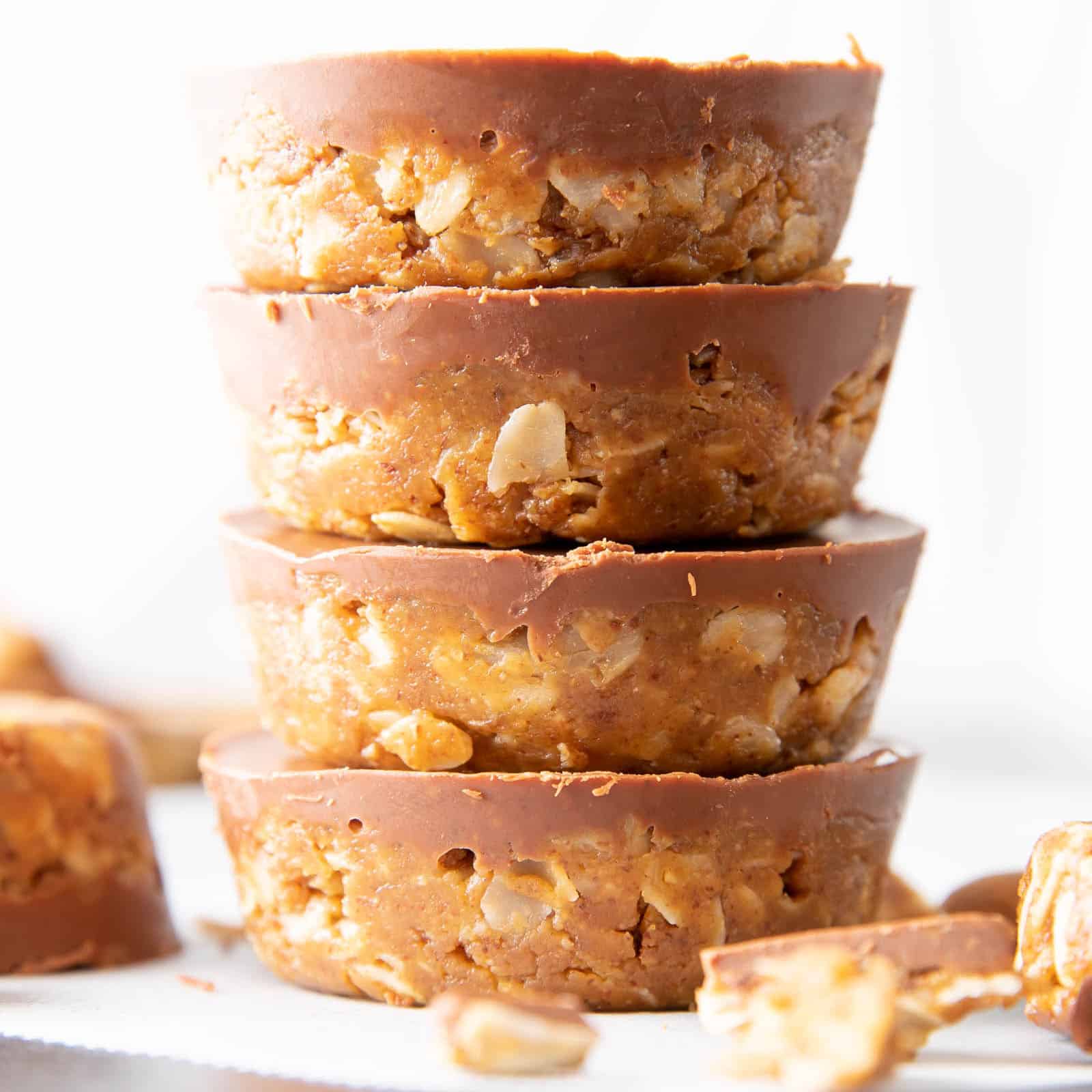 4 Ingredient No Bake Chocolate Almond Butter Oatmeal Cups