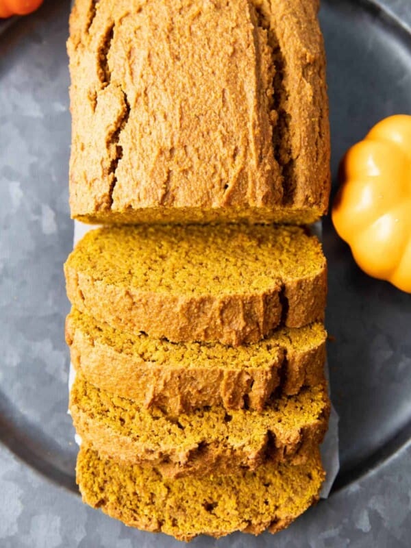 Easy Vegan Pumpkin Bread: this vegan pumpkin bread recipe is moist, deliciously dense & lightly fluffy, with rich pumpkin flavor. The best vegan pumpkin bread! #Vegan #Pumpkin #Bread #Easy | Recipe at BeamingBaker.com