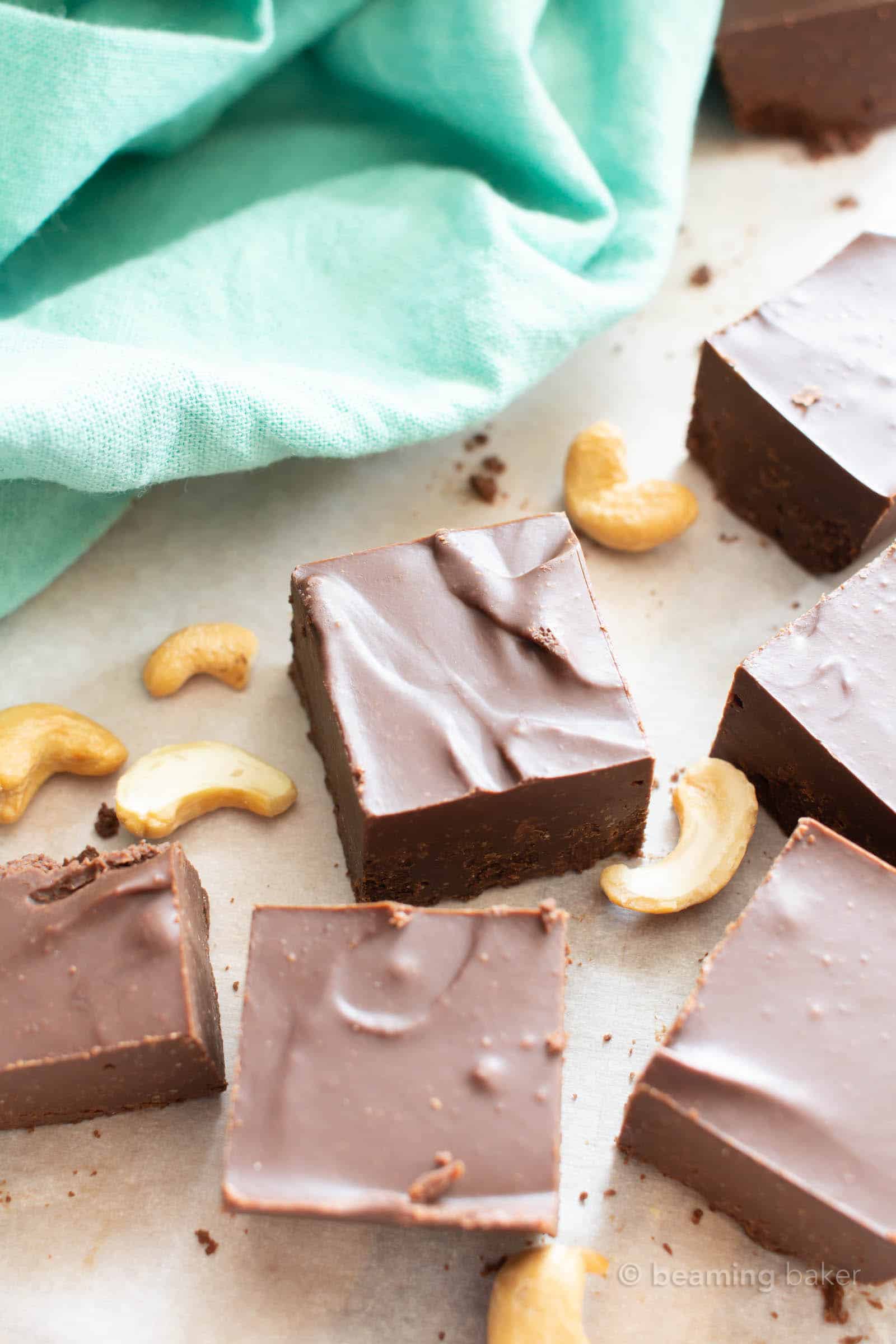 Keto Cashew Fudge: only 2 ingredients and 5 minutes of prep for decadent, creamy fudge made with cashew butter! Low Carb. #Keto #LowCarb #Fudge #Ketogenic #SugarFree | Recipe at BeamingBaker.com