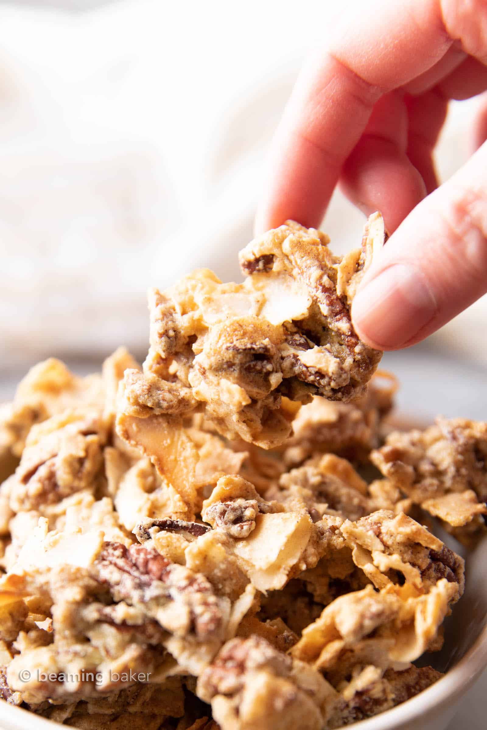 Best Keto Granola Recipe: crispy, crunchy keto granola with big clusters. This low carb granola is sweet, nutty and satisfying! Keto-Friendly, Low Carb, Gluten Free, Vegan. #KetoGranola #LowCarb #KetoFriendly #KetoRecipe | Recipe at BeamingBaker.com