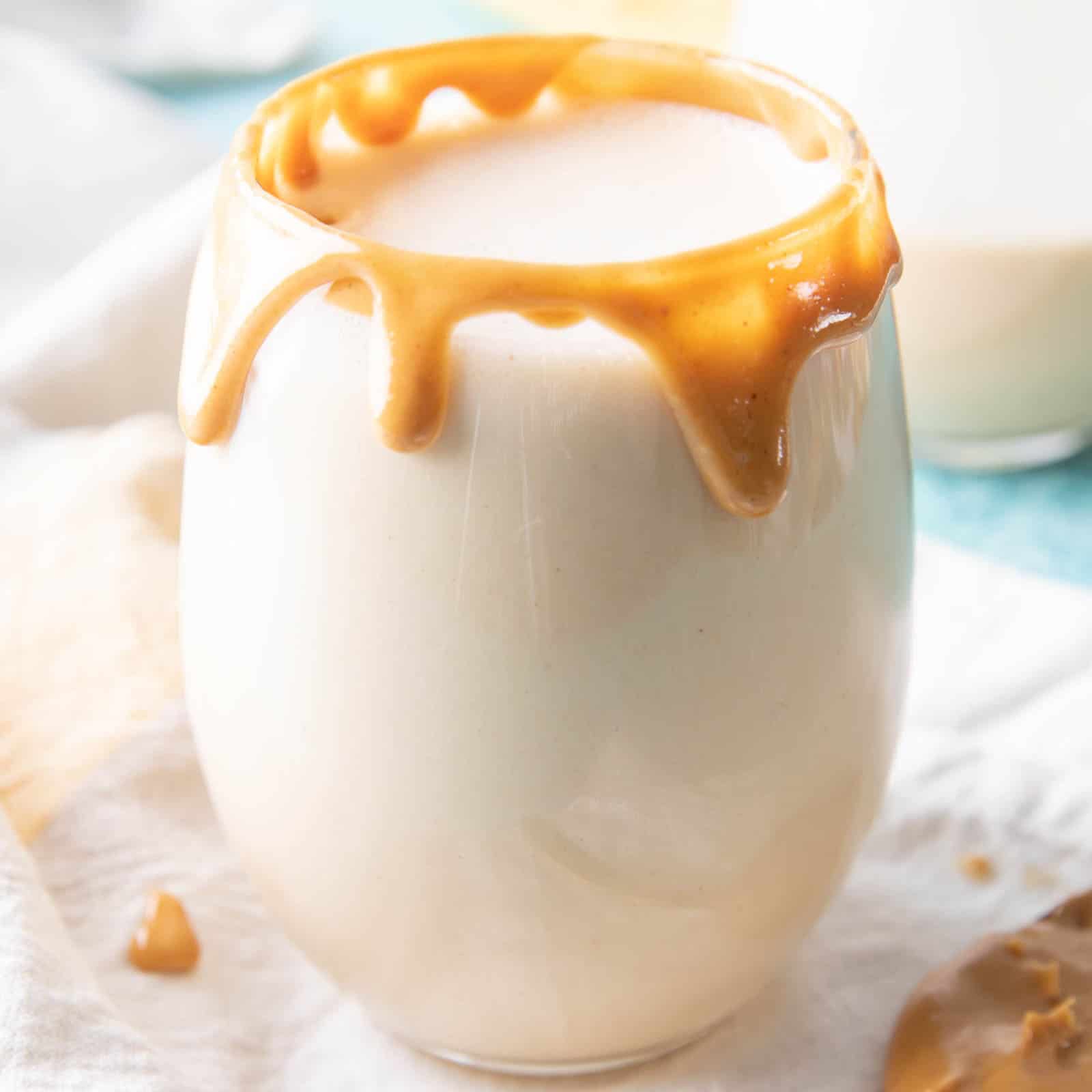 Peanut Butter Protein Shake – 4 ingredients!