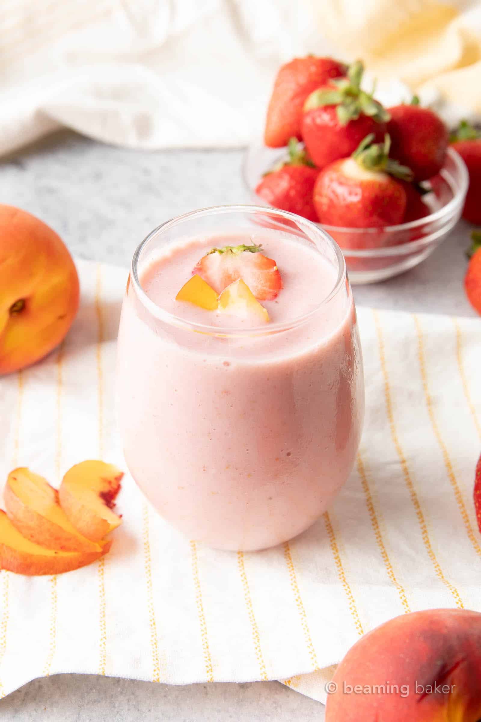 Good ‘n Healthy Smoothie Recipes!: we’ve gathered all of our favorite healthy smoothie recipes all in one place: from banana smoothies to strawberry smoothies ‘n more. Check out deliciously good smoothie recipes! #Smoothie #Smoothies #Recipe #Healthy | Recipes at BeamingBaker.com