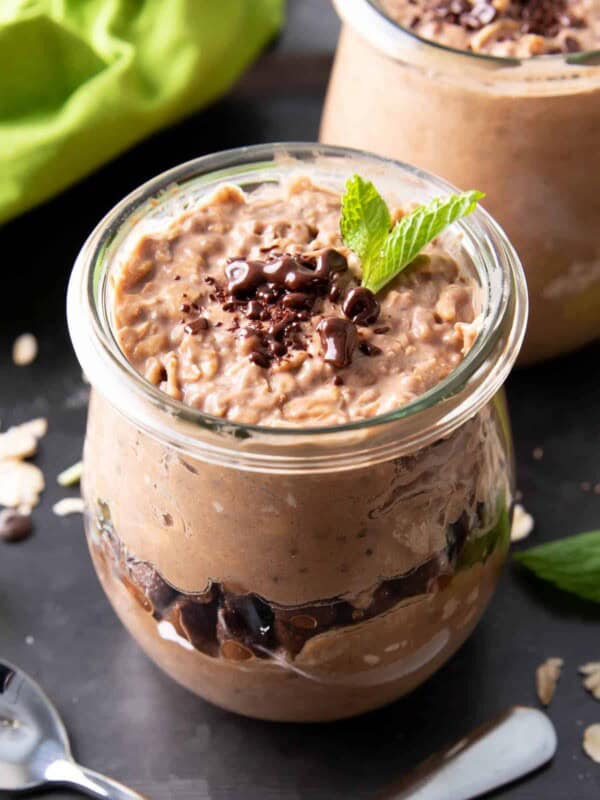 Mint Chocolate Chip Overnight Oats Recipe featured image