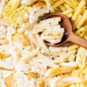 Creamy chicken garlic parmesan pasta with lots of garlic and parmesan sauce with pasta